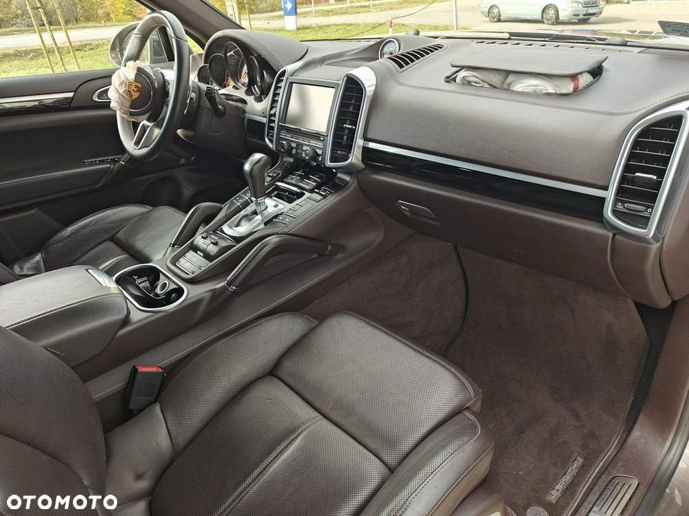 Porsche Cayenne - 15