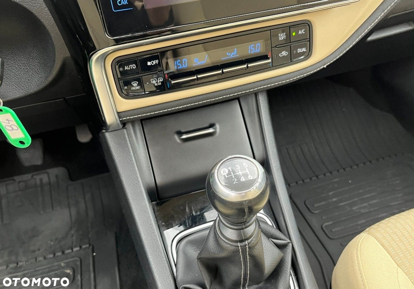 Toyota Corolla - 22