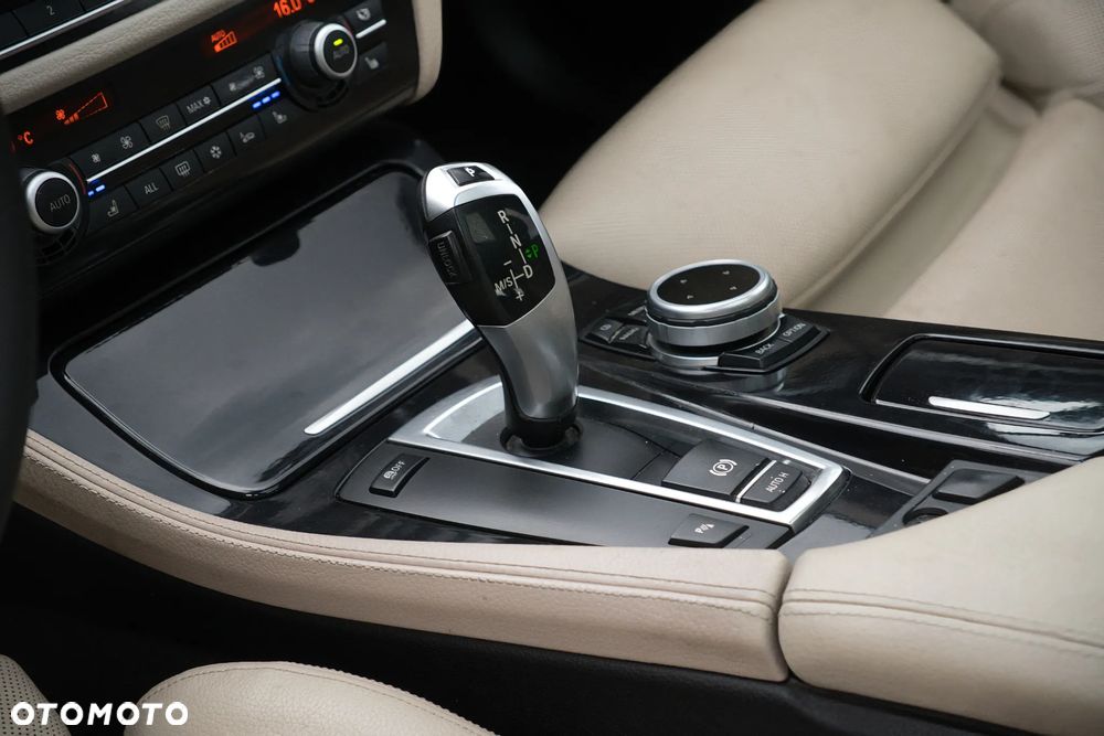BMW Seria 5 520d Luxury Line - 21
