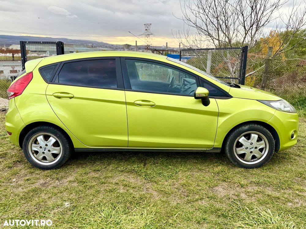Ford Fiesta 1.4 TDCi Ambiente - 8