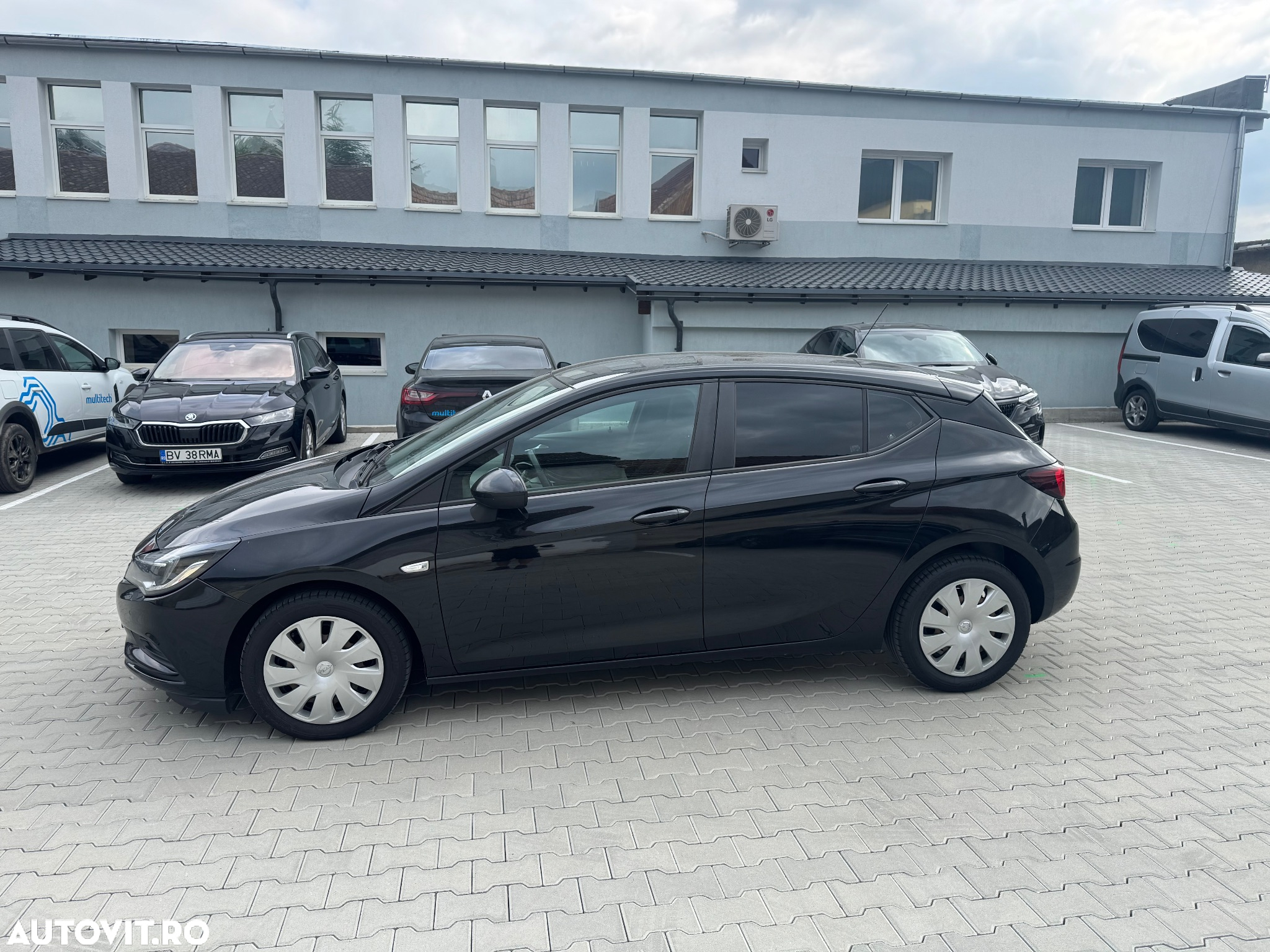 Opel Astra 1.6 CDTI ECOTEC ECOFlex Start/Stop Enjoy - 4