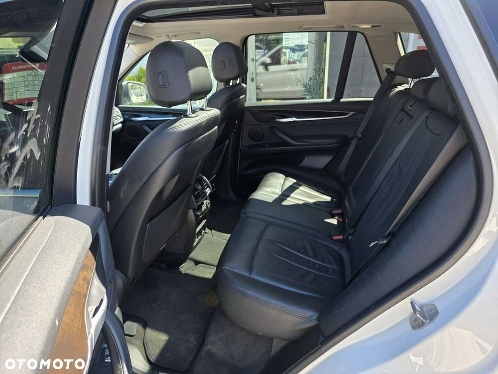 BMW X5 xDrive35i Edition Exclusive - 32