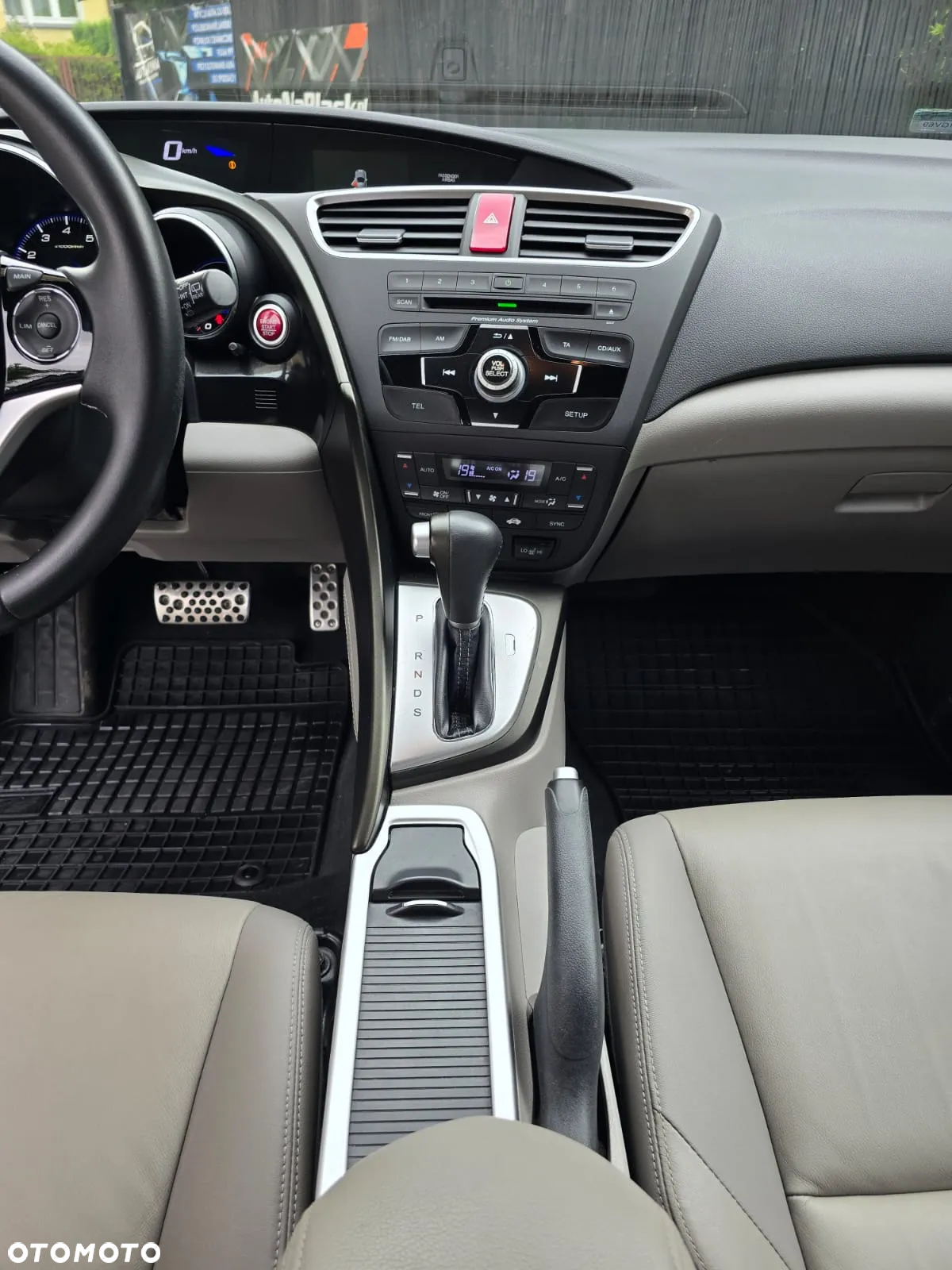 Honda Civic 1.8 Executive - 12