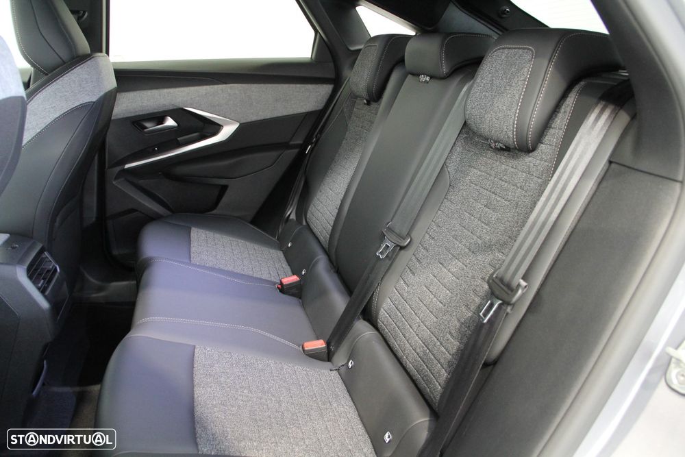Peugeot 3008 1.2 Hybrid Allure e-DCS6 - 24