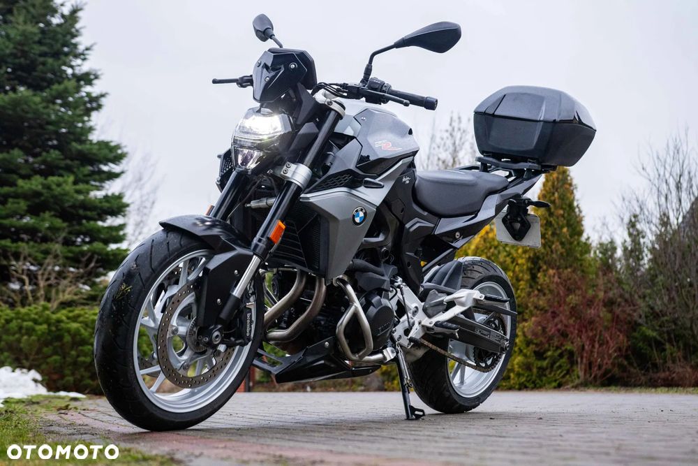 BMW F - 10