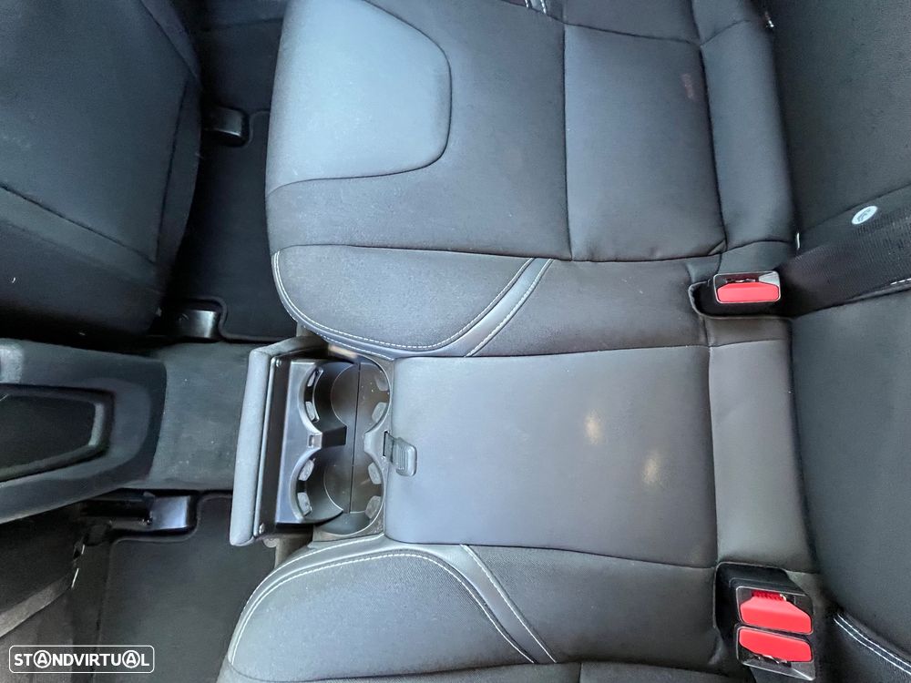 Volvo V40 2.0 D3 Momentum - 39