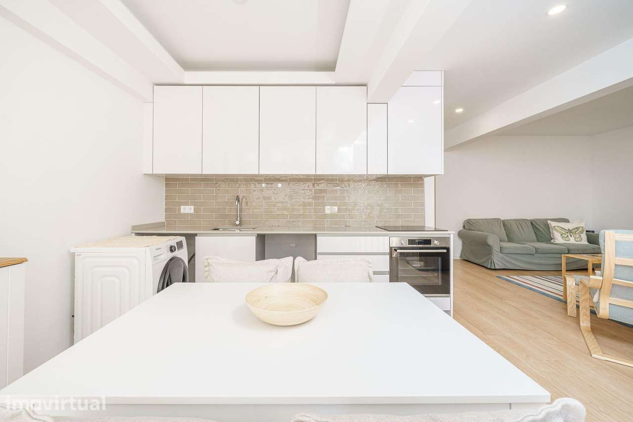 APARTAMENTO T3, TOTALMENTE REMODELADO, PARA VENDA NO CENTRO DE SETÚBAL - Grande imagem: 2/17