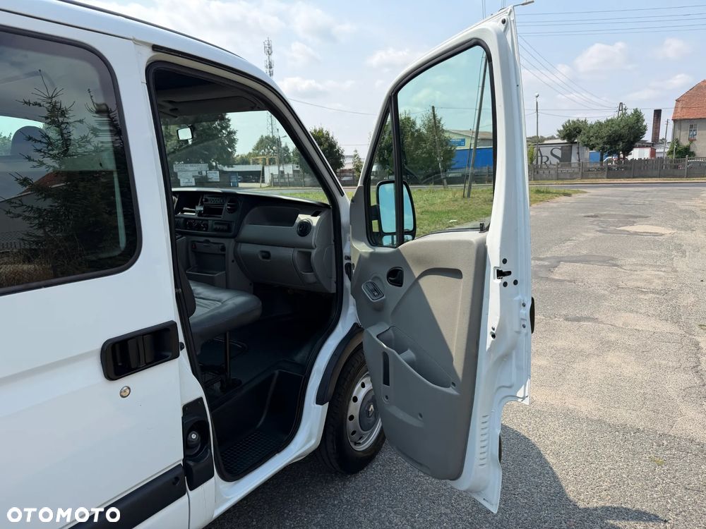 Renault Master * 2.5 / 120KM * L1H1 * Furgon / Blaszak * - 31