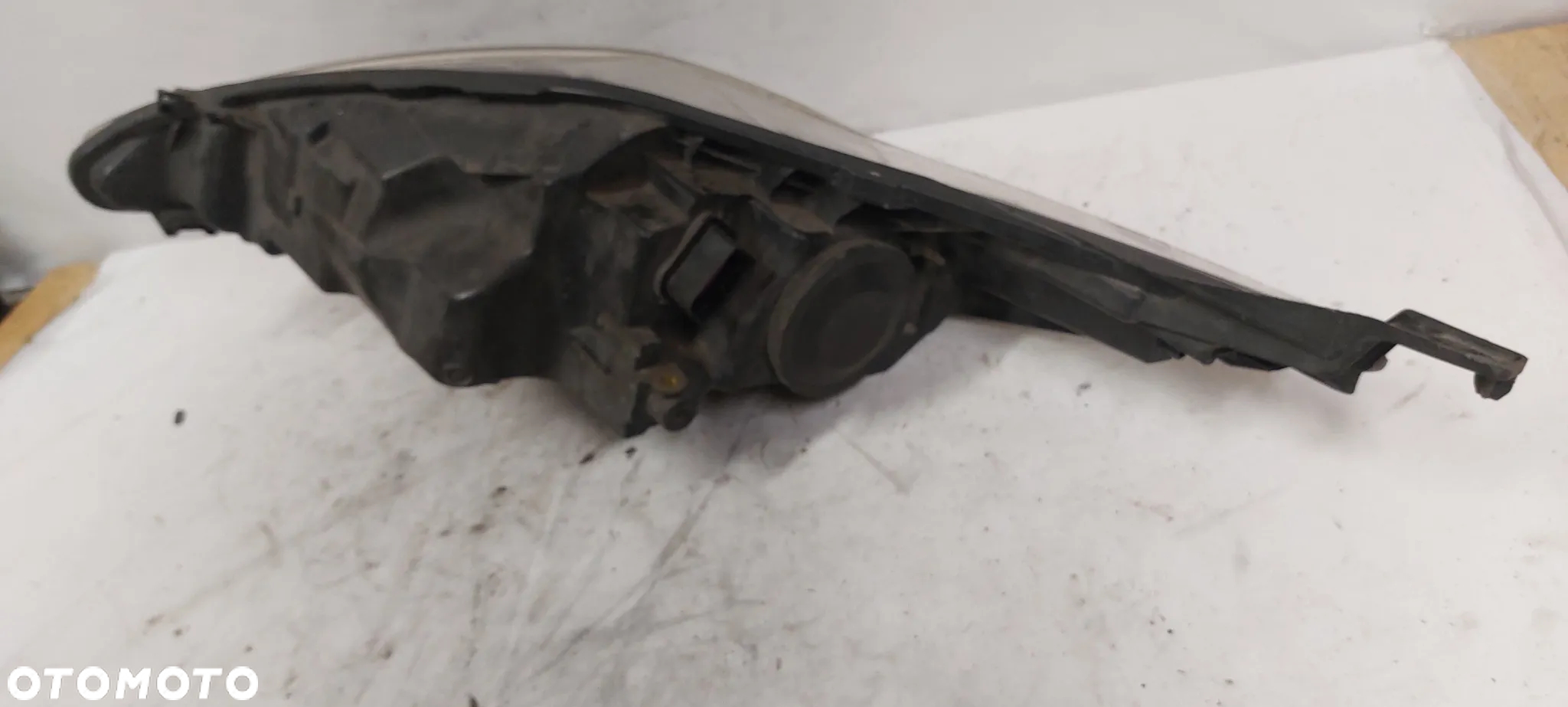 .  LAMPA PRZOD PRZEDNIA PRAWA FORD FIESTA MK7 - 4