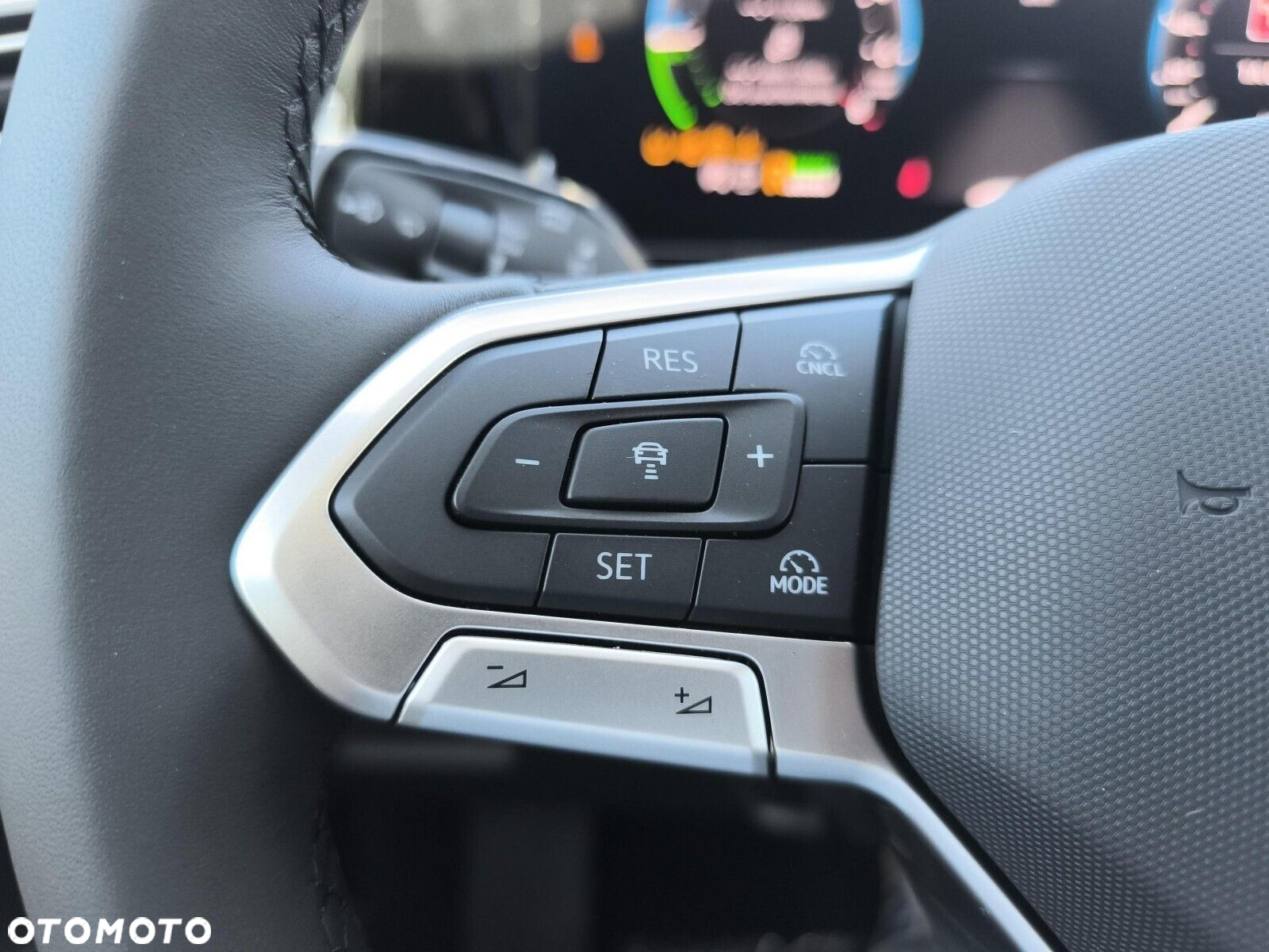Volkswagen Tiguan - 26