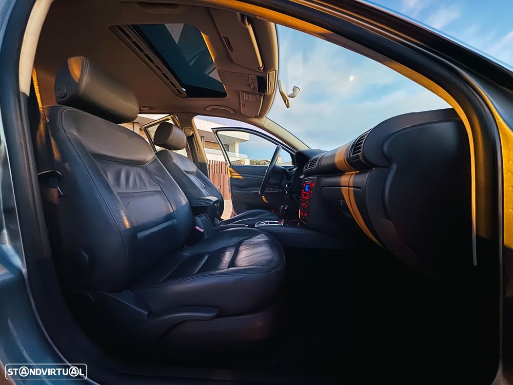 VW Passat Variant - 16