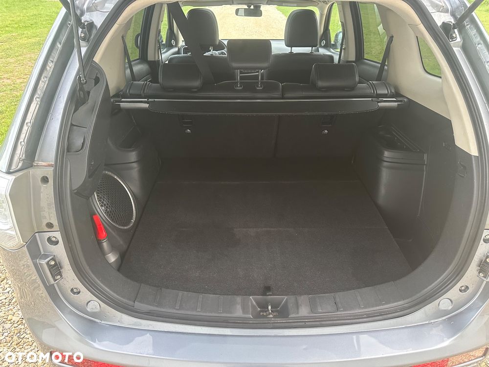 Mitsubishi Outlander Instyle NAVI + - 14