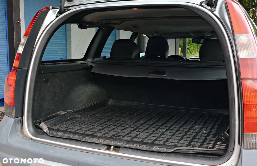 Volvo V70 2.4 D5 AWD - 12