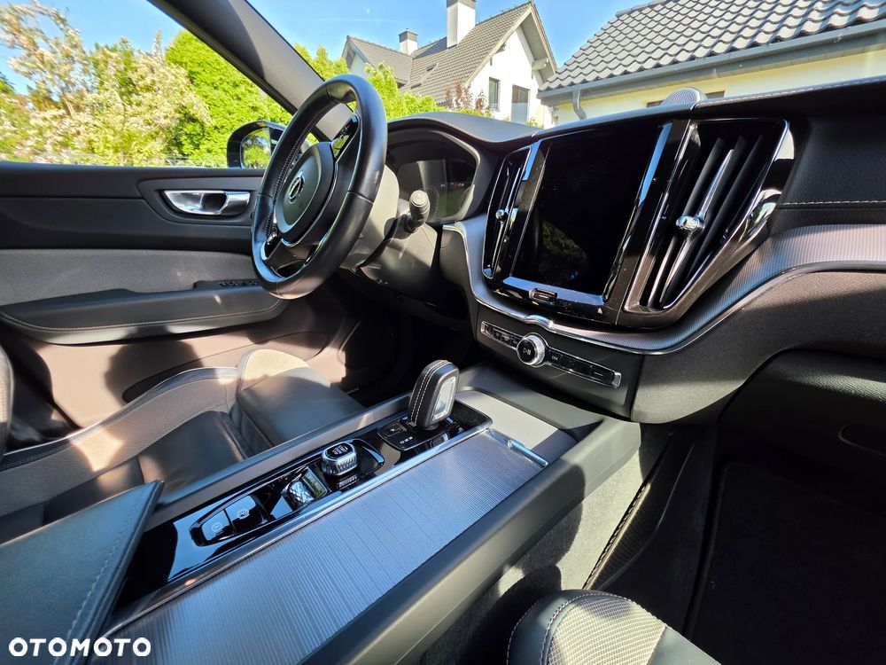 Volvo XC 60 B5 D AWD R-Design - 7