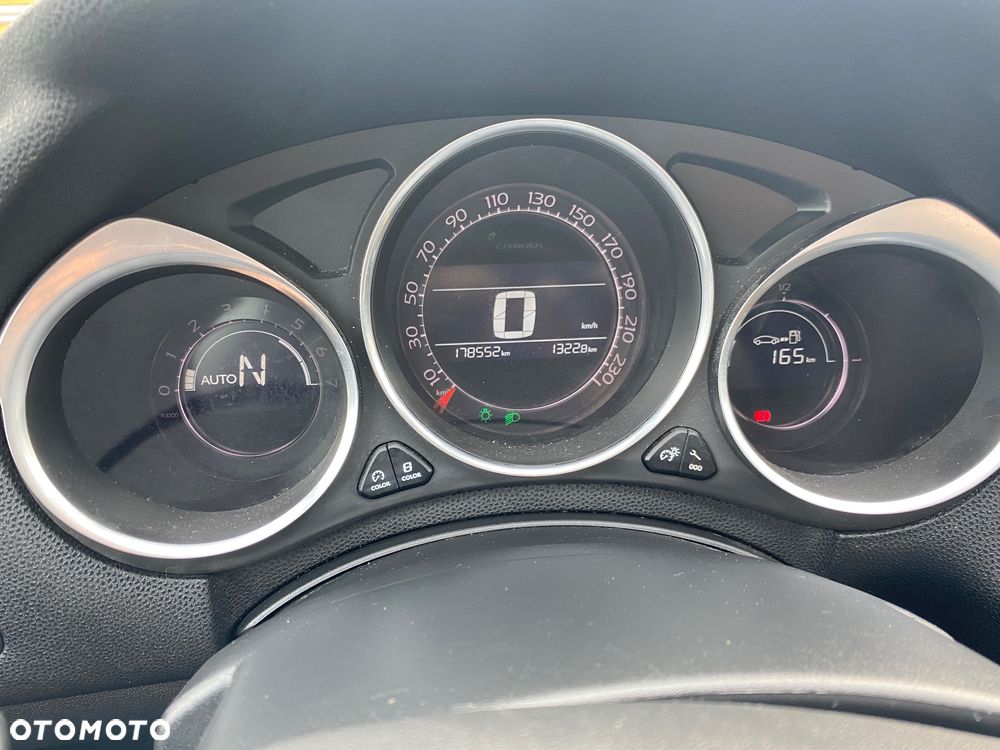 Citroën DS4 1.6 e-HDi SoChic MCP - 31