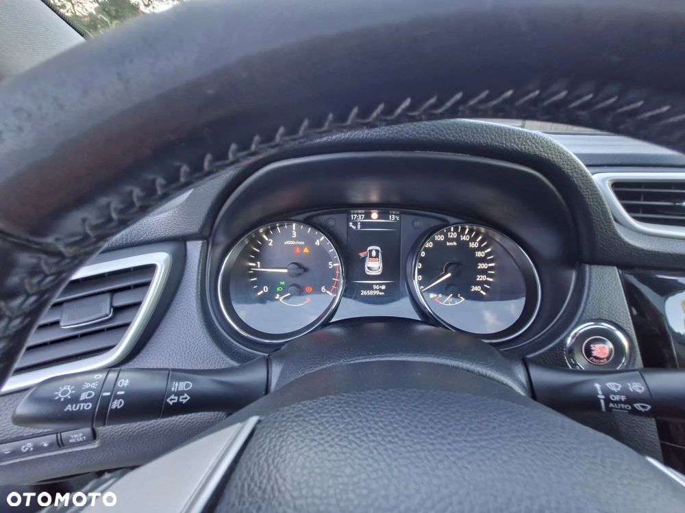 Nissan Qashqai 1.6 dCi 4x4 Tekna - 3