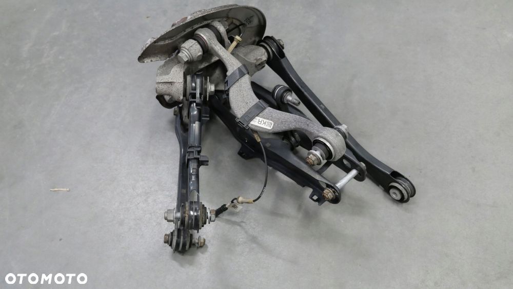 bmw g31 zwrotnica tylna prawa z wahaczami 6861138 komplet - 1