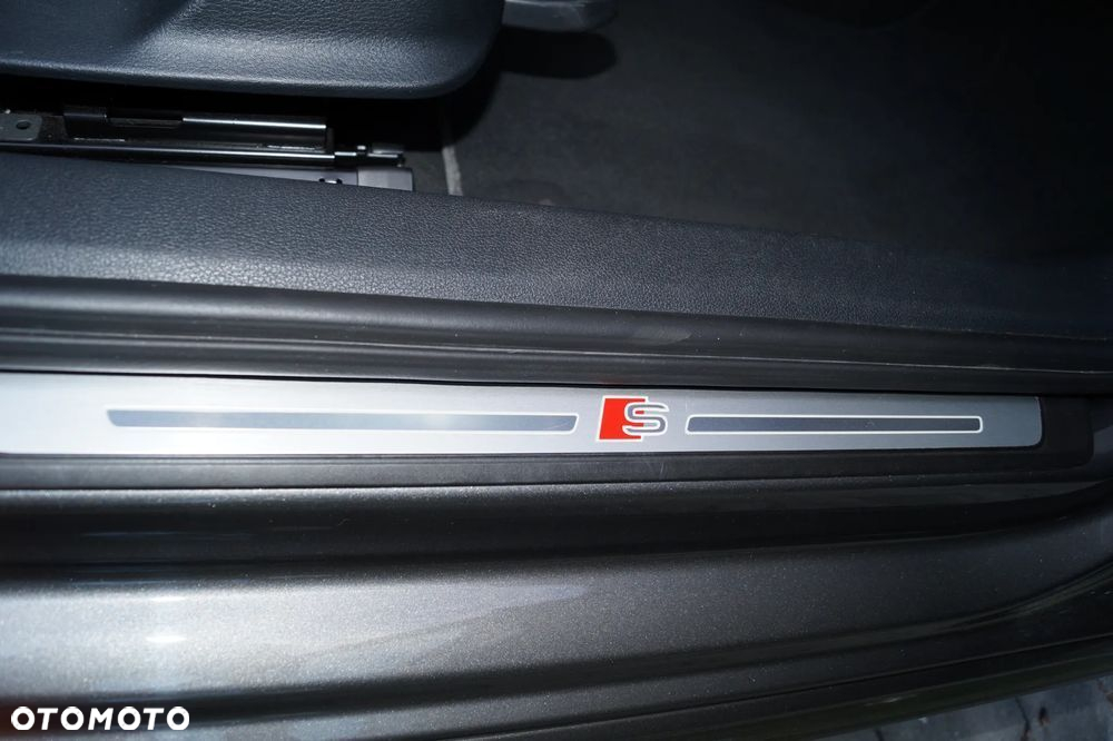 Audi A4 Avant 35 TDI S tronic S line - 32
