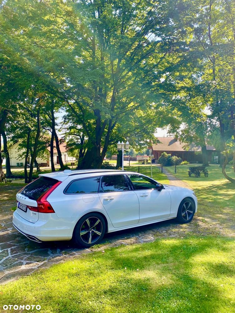 Volvo V90 D4 R-Design - 3