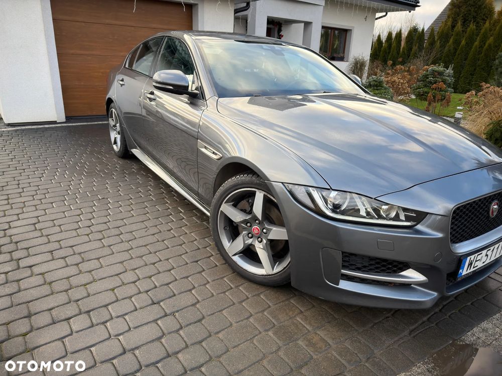 Jaguar XE 2.0 T R-Sport - 21