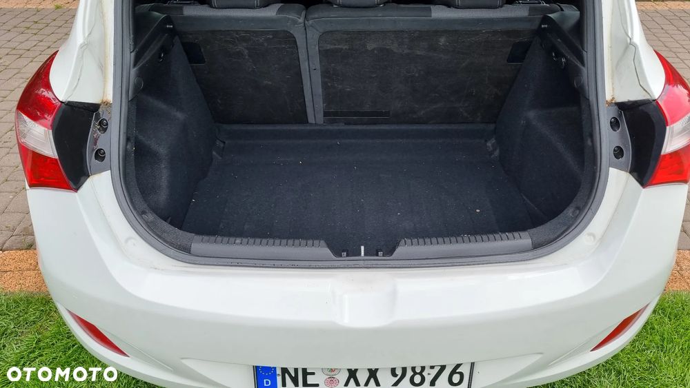 Hyundai i30 1.4 Intro Edition - 29