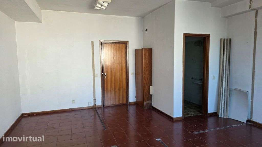 Escritório com 29 m2 à Câmara de Vila Nova de Gaia - Grande imagem: 4/10