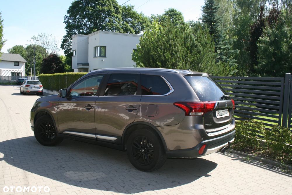 Mitsubishi Outlander 2016 photo 3