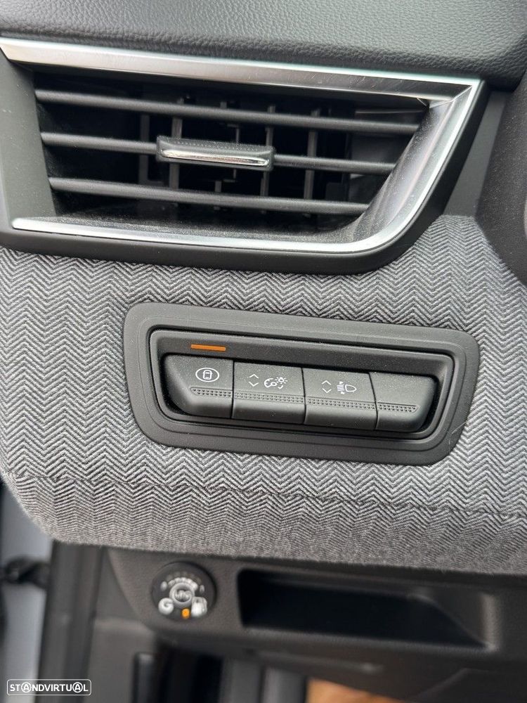 Renault Clio 1.0 TCe Techno Bi-Fuel - 16