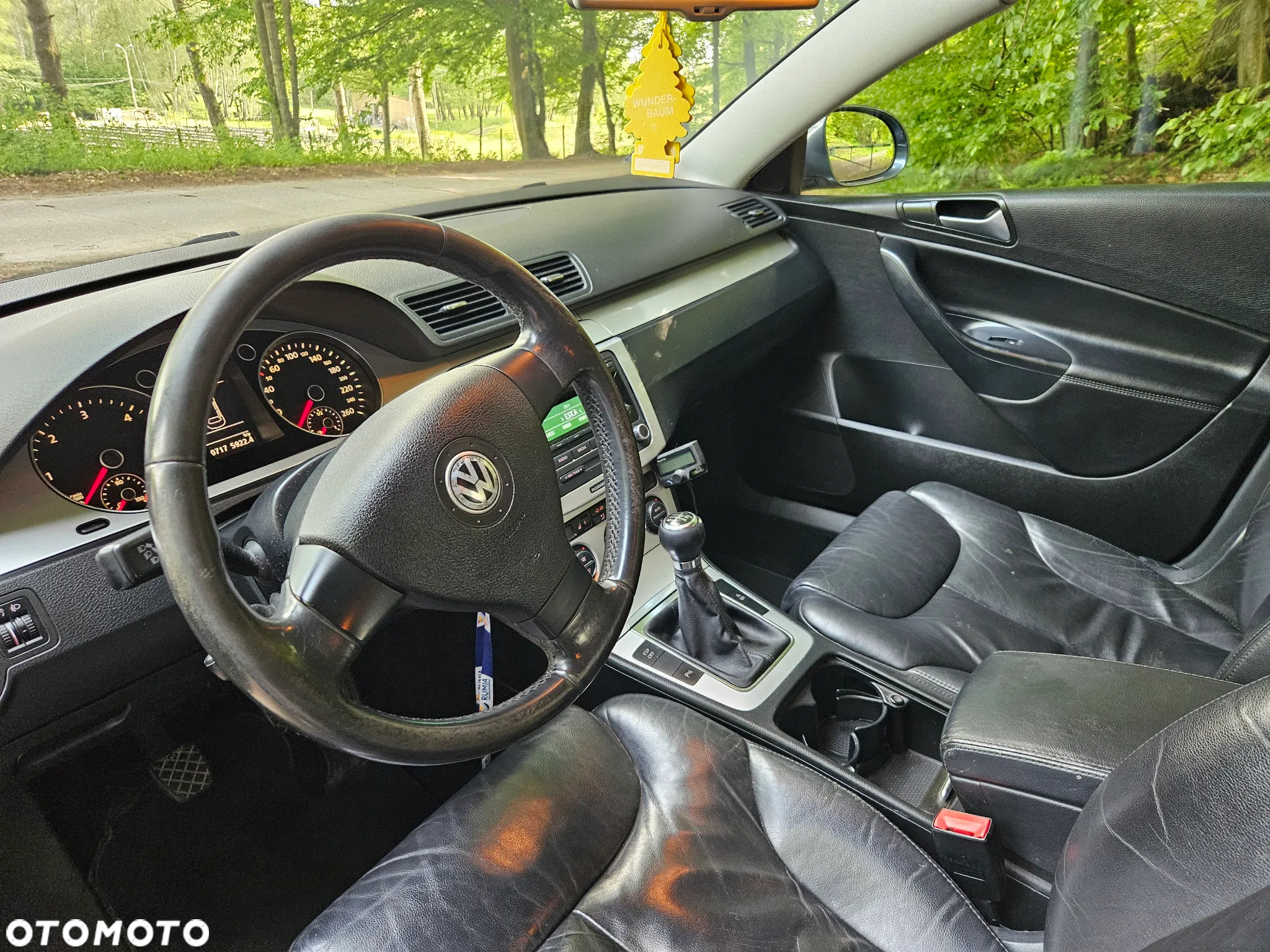 Volkswagen Passat 2.0 TDI DPF BlueMot Comfortline - 5