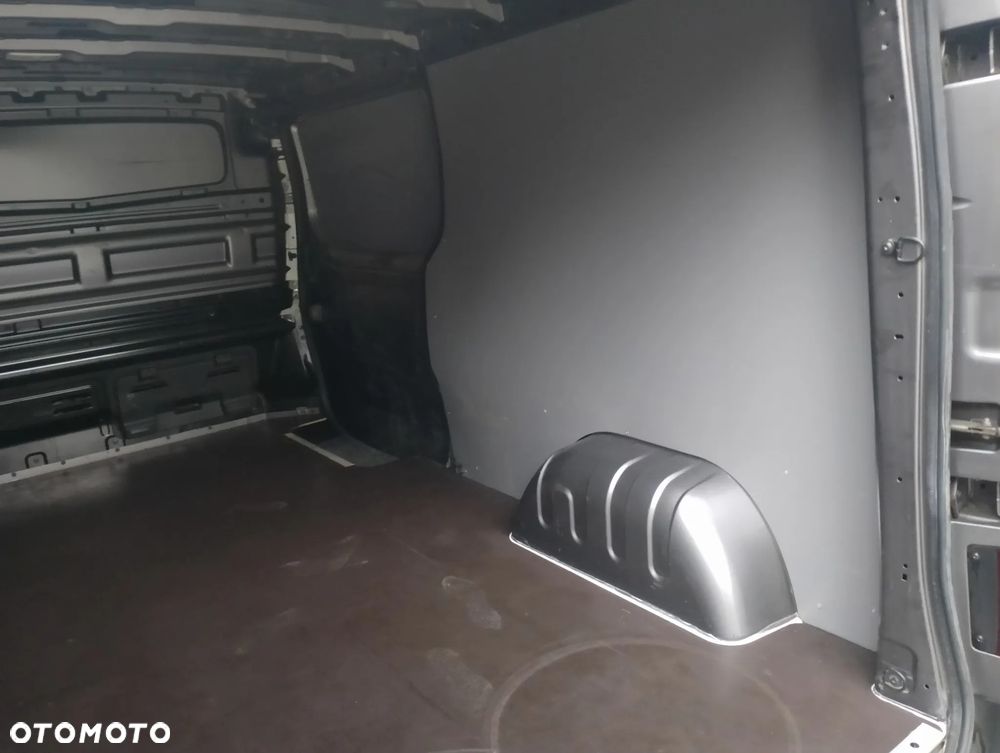 Nissan NV300 - 33
