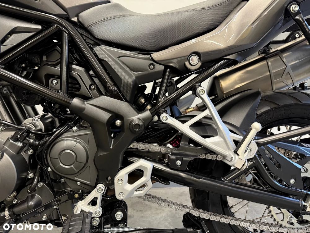 Benelli TRK 502X - 21