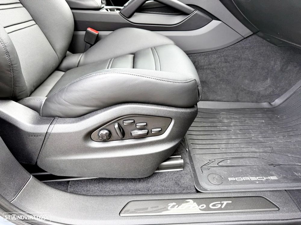 Porsche Cayenne Coupé Turbo - 30