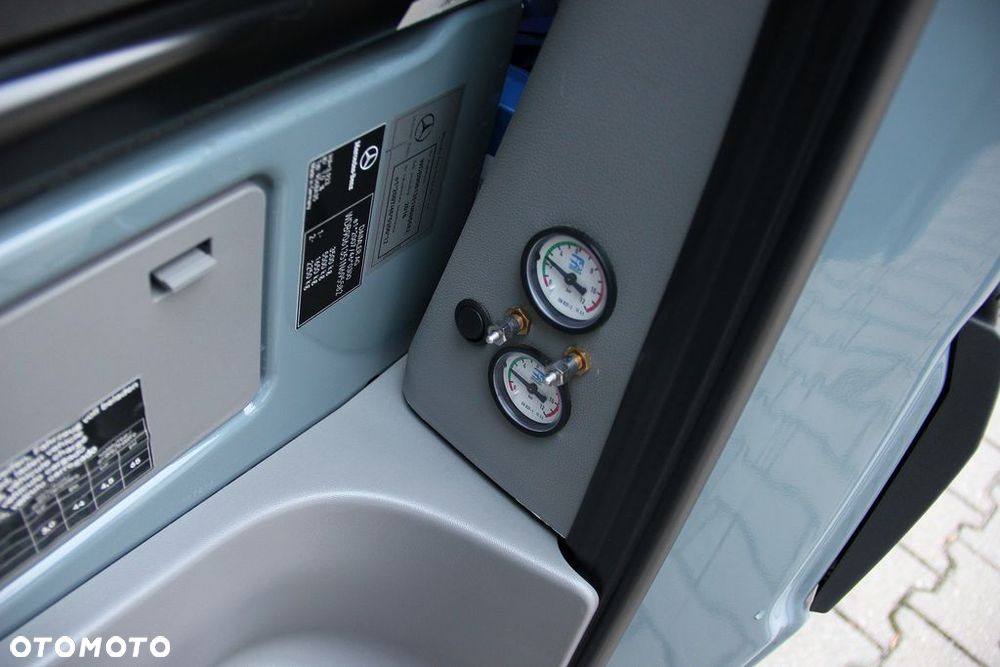 Mercedes-Benz SPRINTER - 18