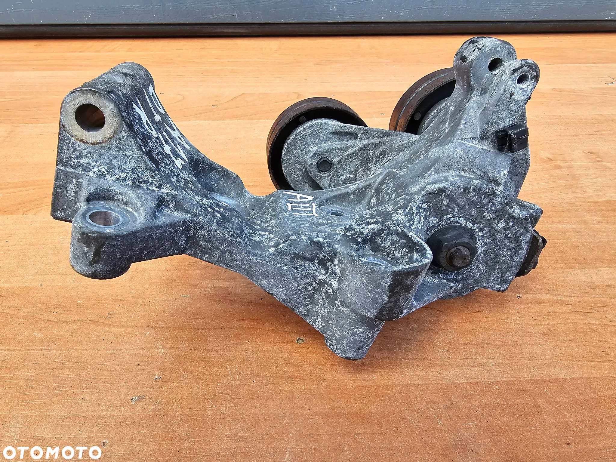 ŁAPA WSPORNIK ALTERNATORA NAPINACZ PASKA OPEL ASTRA H ZAFIRA B 1.7 CDTI 898005563 - 4