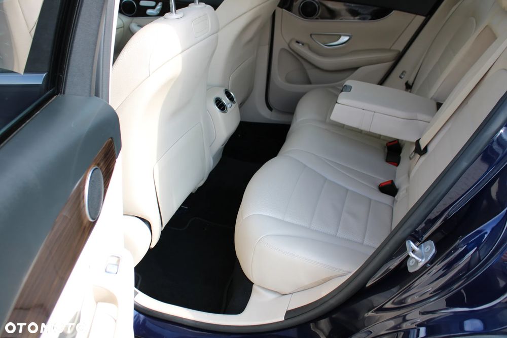 Mercedes-Benz GLC 300 4Matic 9G-TRONIC - 33