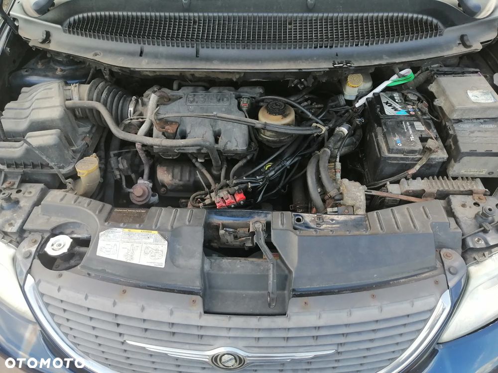 Chrysler Voyager 3.3 LX - 23