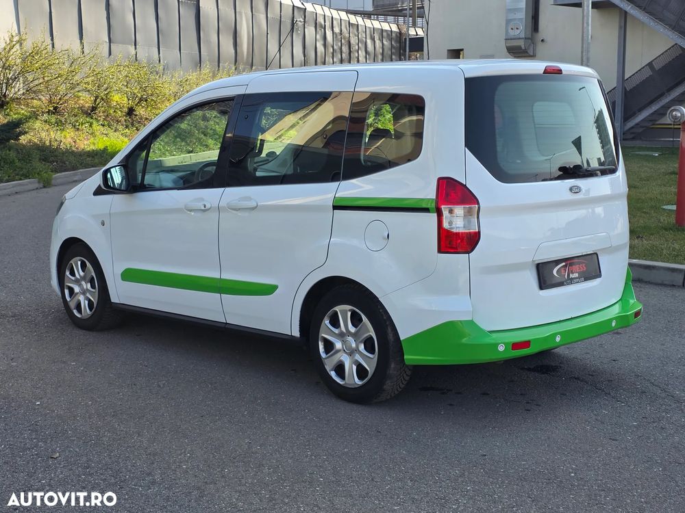 Ford Tourneo Courier 1.5 TDCi Titanium - 4
