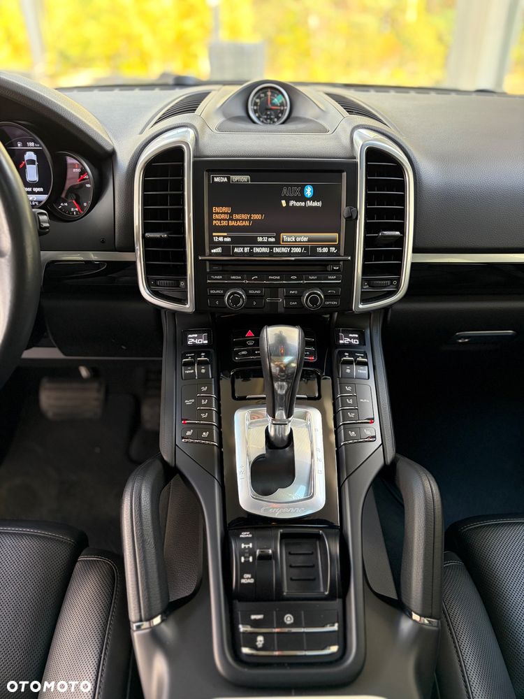 Porsche Cayenne Standard - 33