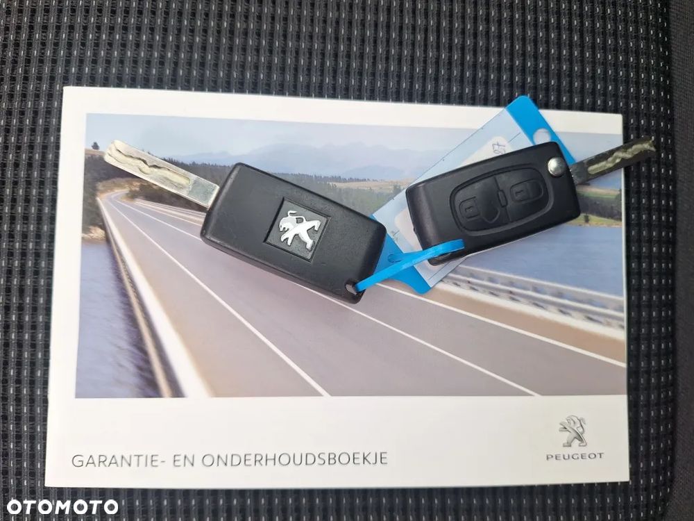 Peugeot 5008 120 VTi Premium - 25