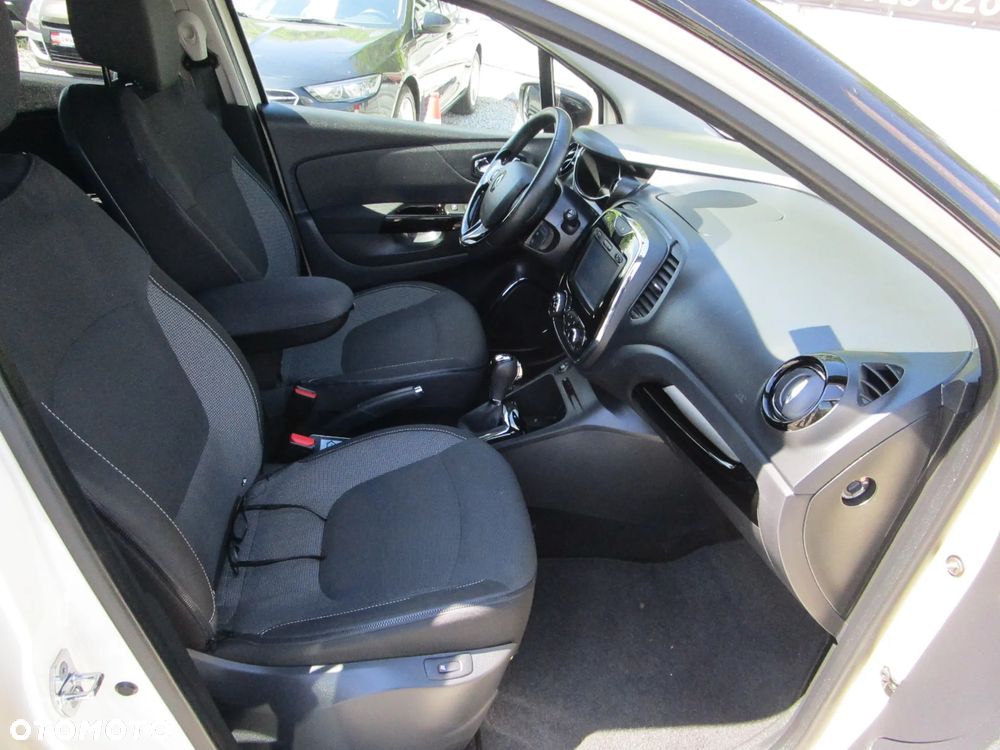 Renault Captur 1.2 TCe Helly Hansen EDC - 32