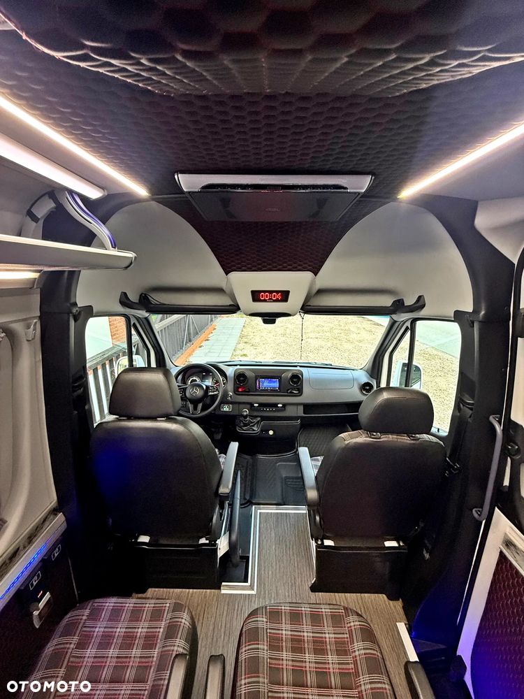 Mercedes-Benz Sprinter 907.235 - 16