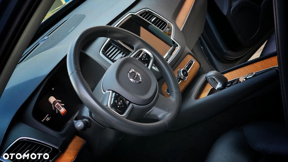 Volvo XC 90 - 16
