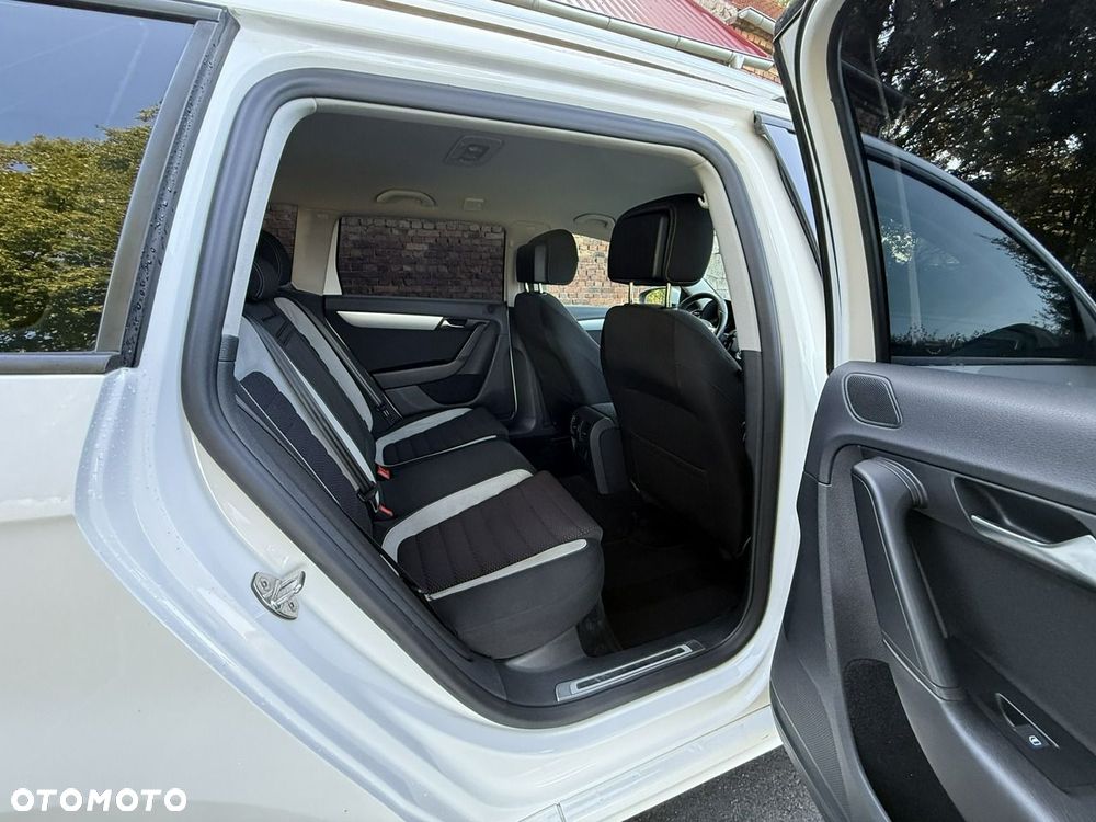 Volkswagen Passat - 19