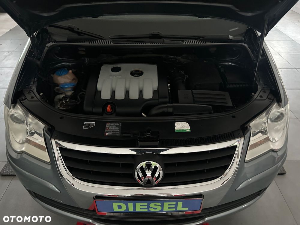Volkswagen Touran 2.0 TDI DPF BlueMotion Technology Comfortline - 12