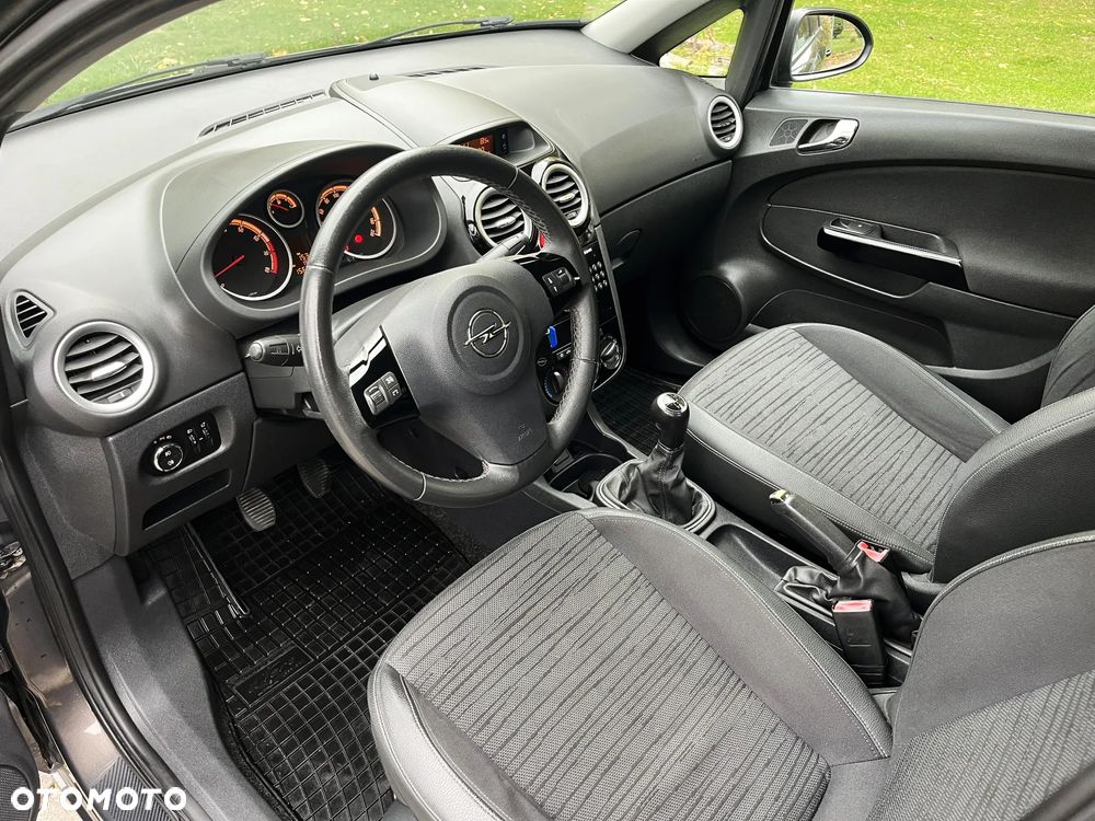 Opel Corsa 1.2 16V Cosmo - 10