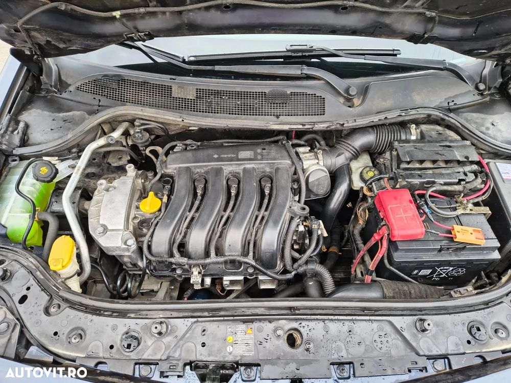 Renault Megane 1.6 Exception - 11