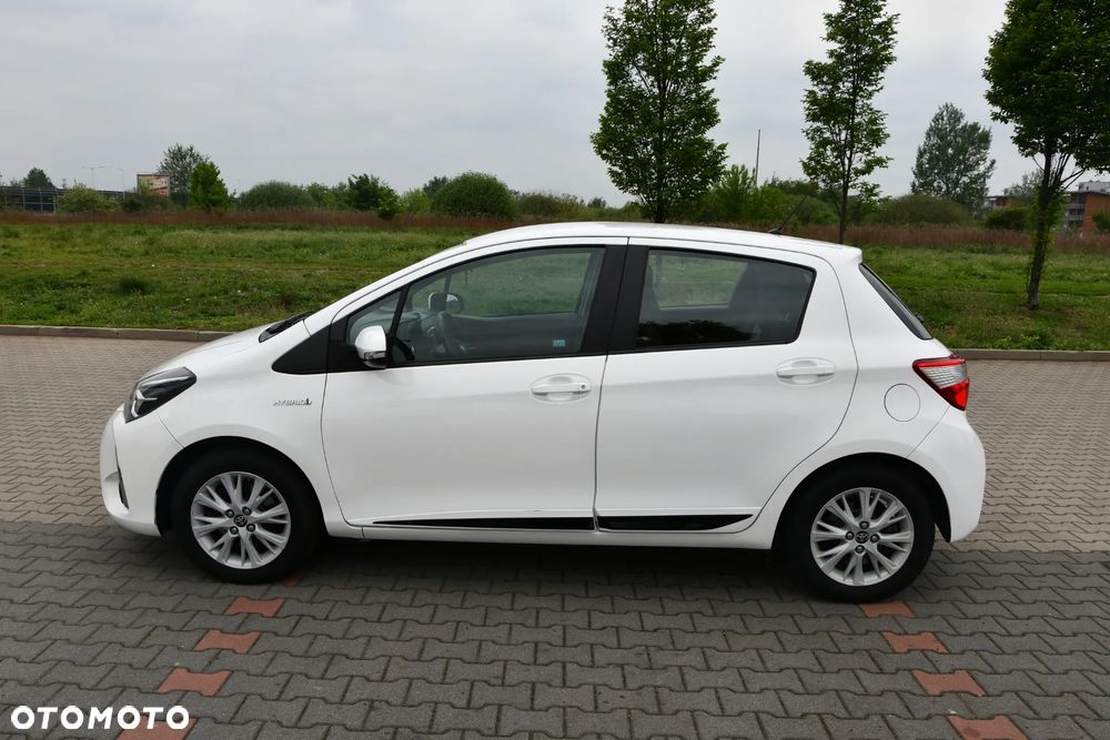 Toyota Yaris Hybrid 100 Premium EU6 - 7
