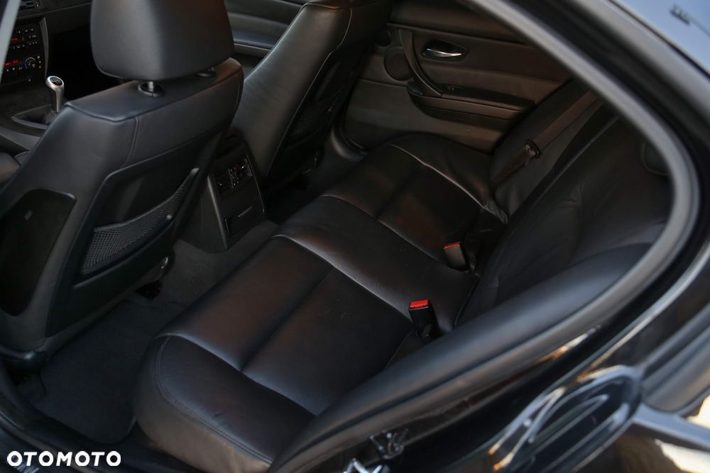 BMW Seria 3 - 35