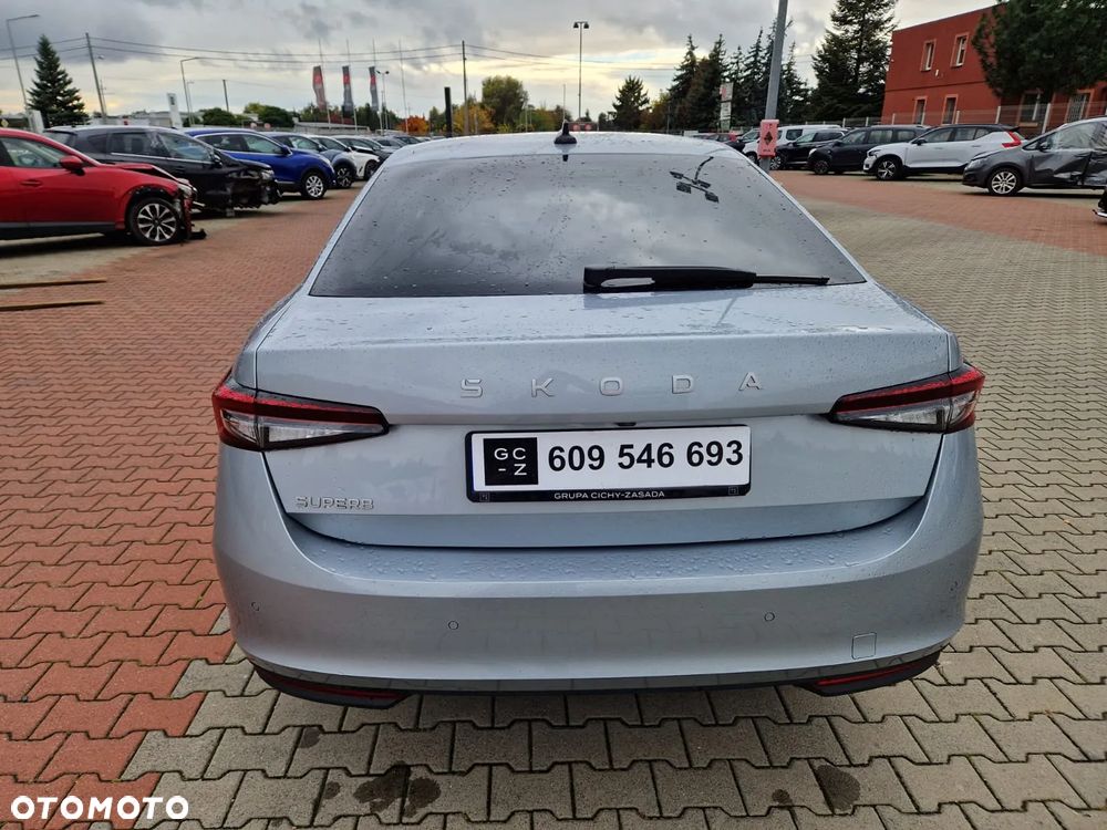 Skoda Superb 2.0 TSI Selection DSG - 5