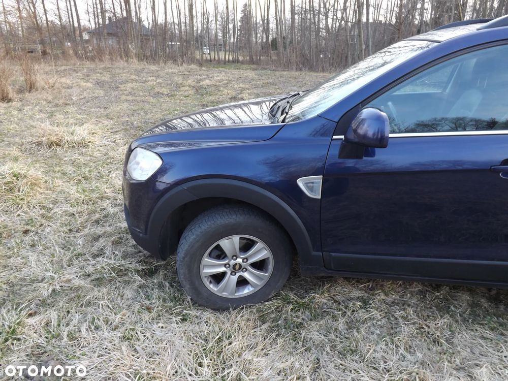 Chevrolet Captiva 2.4 LS 5os - 8